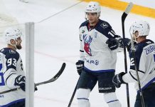 «Торпедо» разгромило «Ладу» в Тольятти благодаря хет-трику Сероуха «Торпедо» разгромило «Ладу» в Тольятти благодаря хет-трику Сероуха
