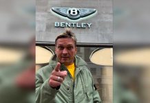 Усик потребовал у Уоррена обещанный Bentley Усик потребовал у Уоррена обещанный Bentley