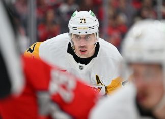 Малкин забил в первом матче нового сезона НХЛ Малкин забил в первом матче нового сезона НХЛ