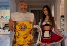 Овечкин пришёл на Хэллоуин в костюме кружки пива Овечкин пришёл на Хэллоуин в костюме кружки пива