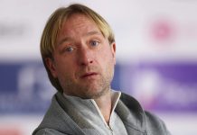 Свищев предложил Плющенко объяснить смену спортивного гражданства сына Свищев предложил Плющенко объяснить смену спортивного гражданства сына